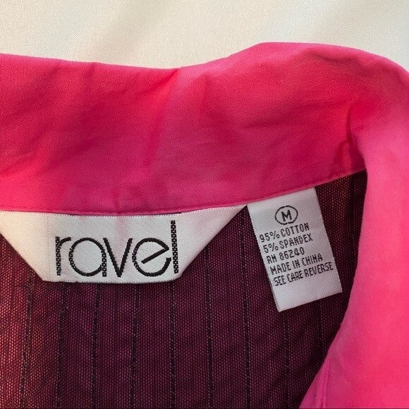 RAVEL Striking Pink Top with unique cut out style zipper front, collar size M - Picture 7 of 12